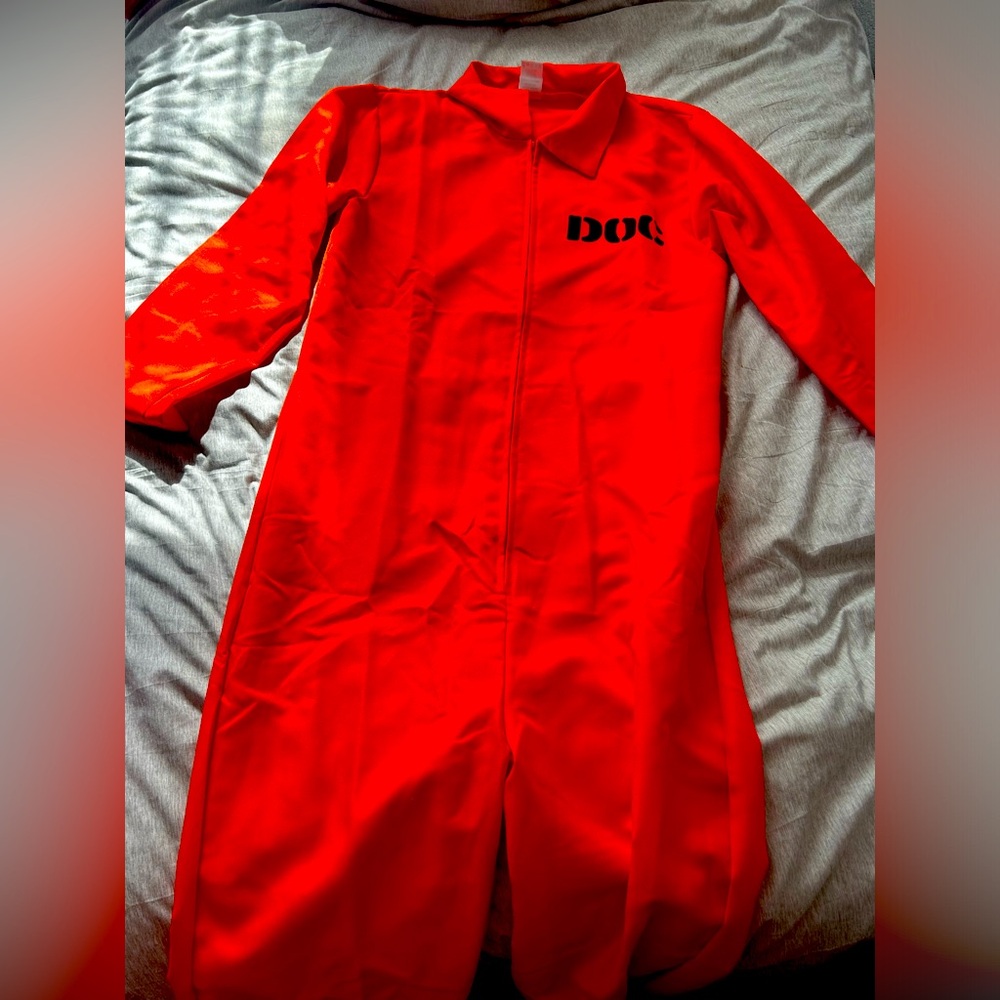 Prisoner jumpsuit, with a zipper in the middle